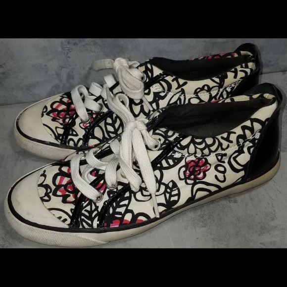 Coach women’s tennis shoe size 6 - Picture 2 of 5